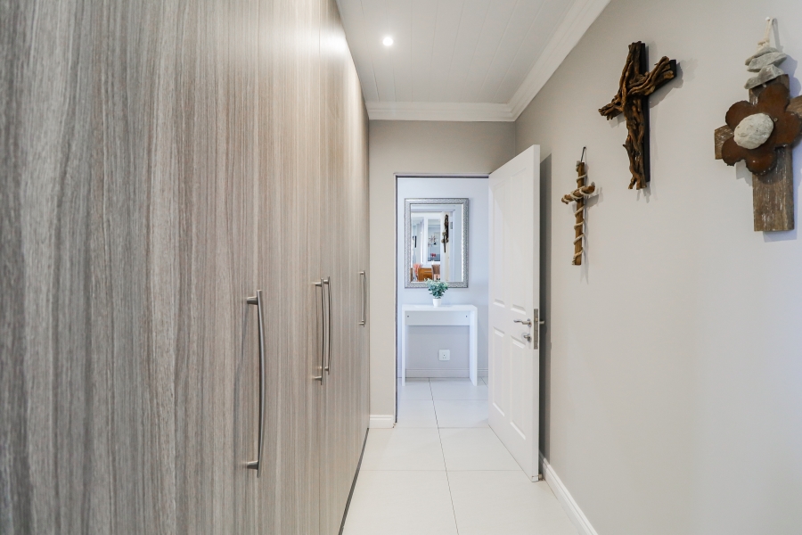 4 Bedroom Property for Sale in Island View Western Cape